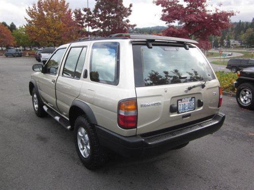 Nissan Pathfinder 1998 photo 1