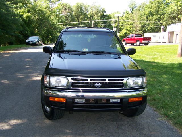 Nissan Pathfinder 1998 photo 3