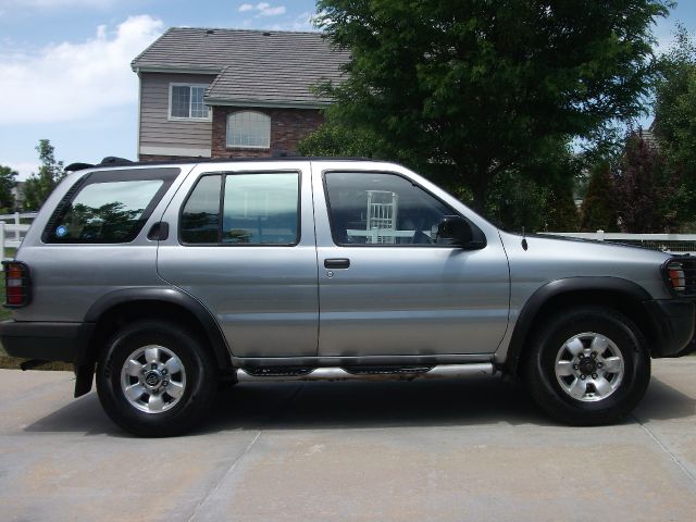 Nissan Pathfinder 1999 photo 4