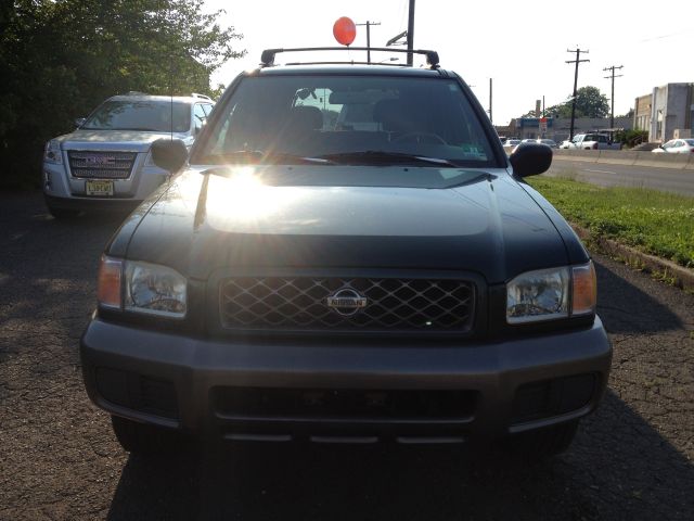 Nissan Pathfinder 1999 photo 1