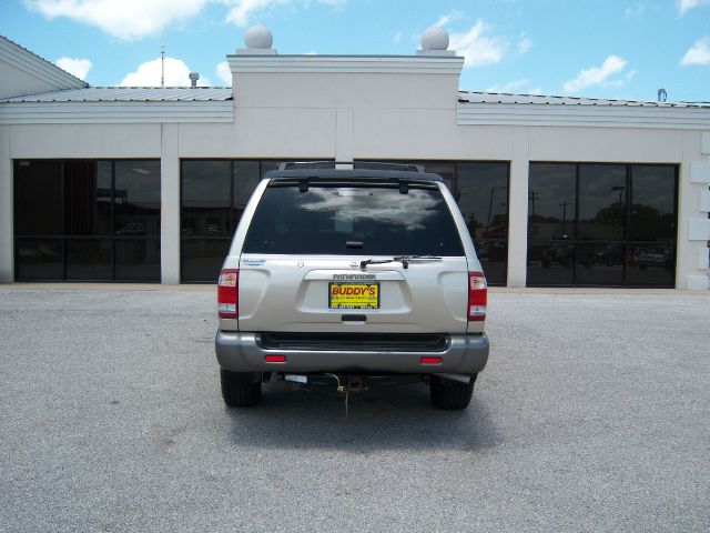 Nissan Pathfinder 1999 photo 1