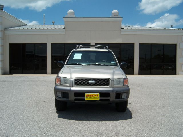 Nissan Pathfinder 1999 photo 2