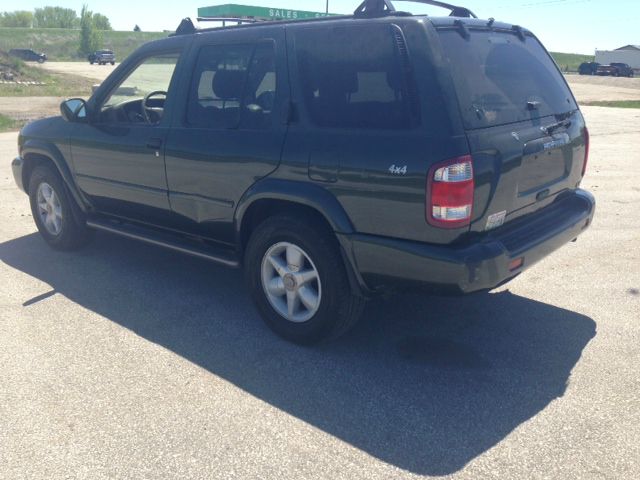 Nissan Pathfinder 1999 photo 1