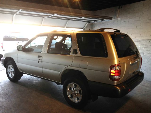 Nissan Pathfinder 1999 photo 3