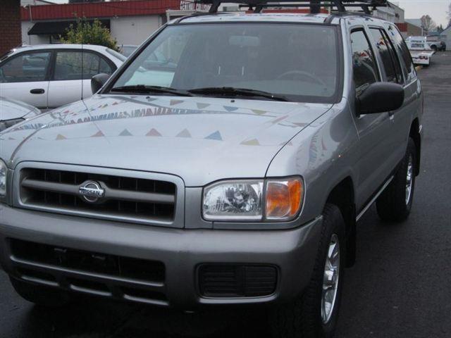 Nissan Pathfinder 1999 photo 1