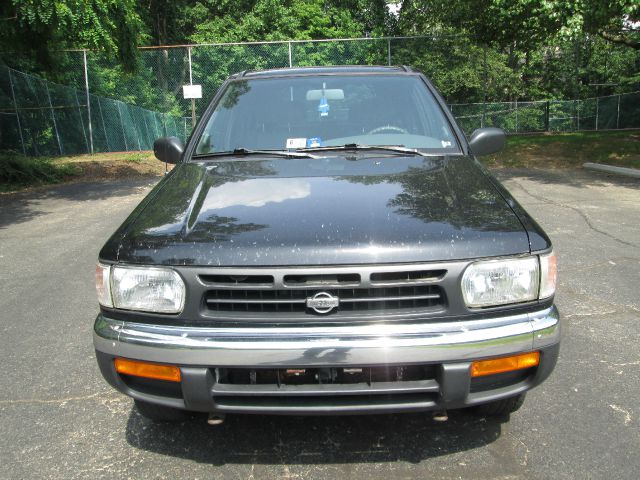 Nissan Pathfinder 1999 photo 3