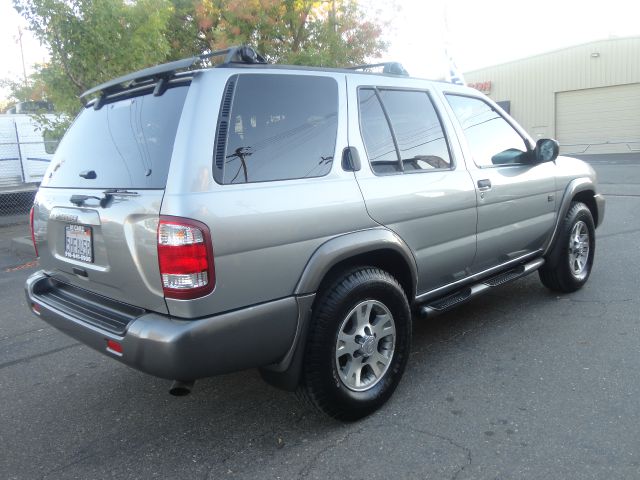 Nissan Pathfinder 1999 photo 3