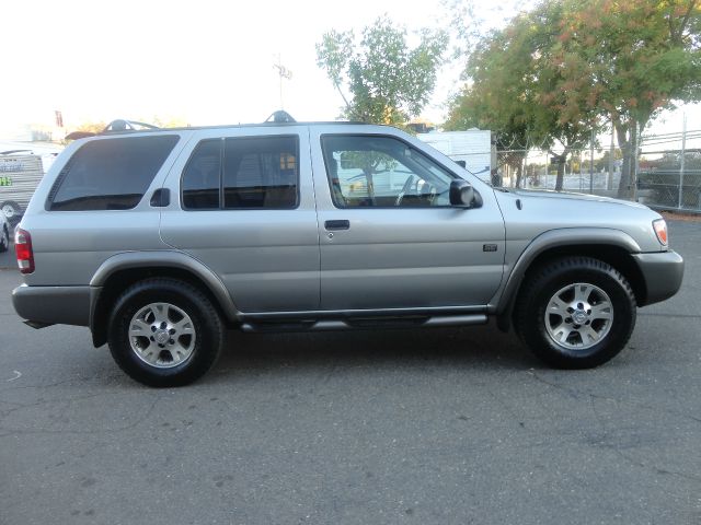 Nissan Pathfinder 1999 photo 4