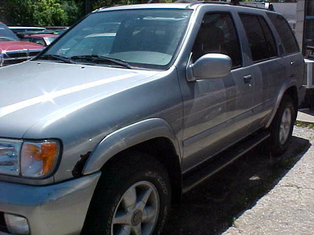 Nissan Pathfinder 2000 photo 3