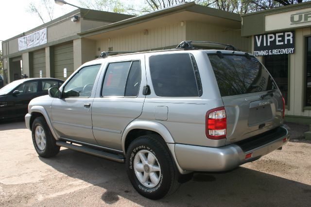 Nissan Pathfinder 2000 photo 4