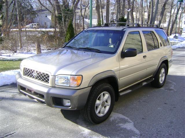 Nissan Pathfinder 2000 photo 3