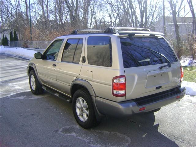 Nissan Pathfinder 2000 photo 4