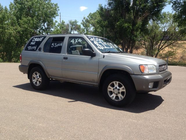 Nissan Pathfinder 2000 photo 2