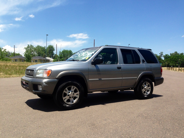 Nissan Pathfinder 2000 photo 3