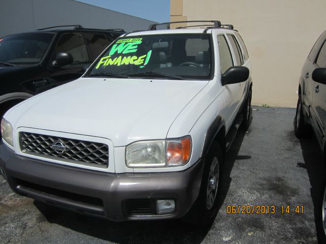 Nissan Pathfinder 2000 photo 3