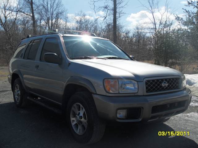 Nissan Pathfinder 2000 photo 2