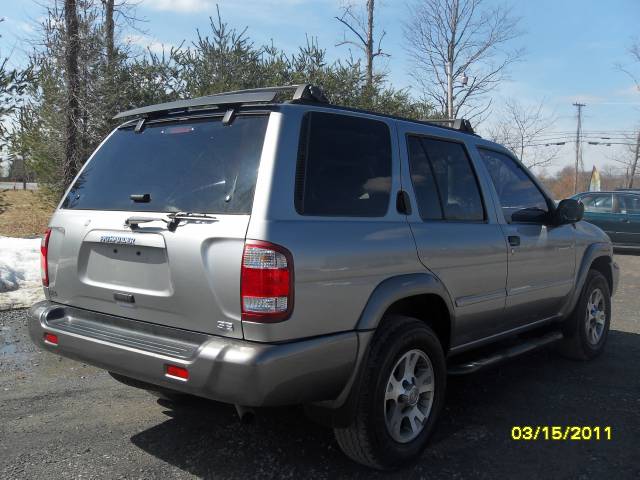 Nissan Pathfinder 2000 photo 3