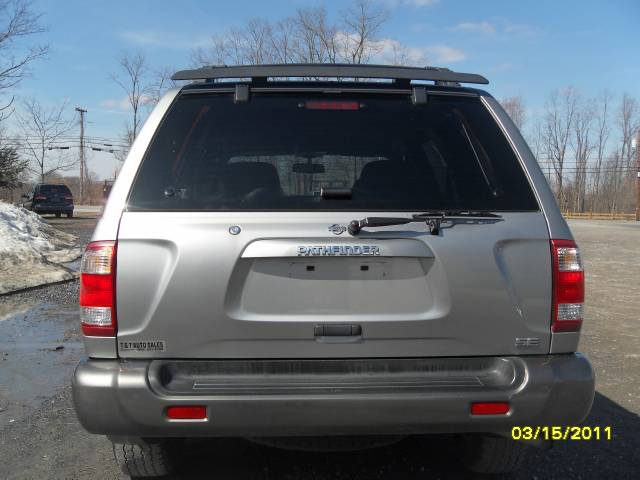 Nissan Pathfinder 2000 photo 4