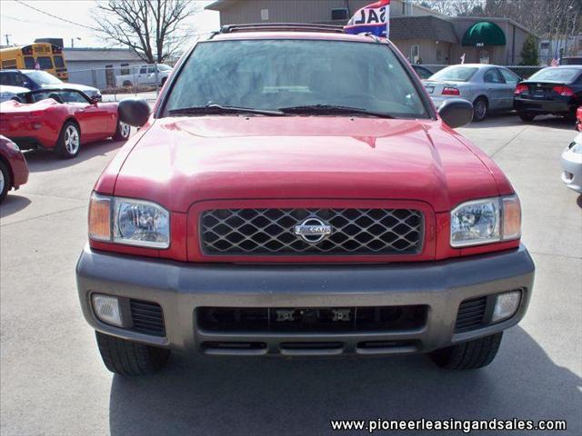 Nissan Pathfinder 2000 photo 2