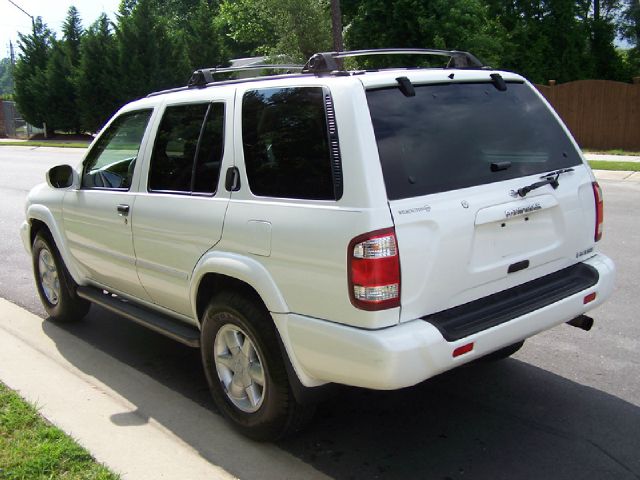 Nissan Pathfinder 2001 photo 4