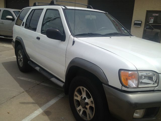 Nissan Pathfinder 2001 photo 4