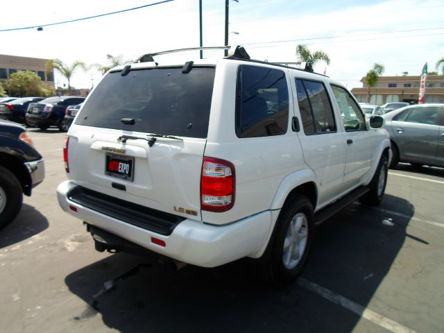 Nissan Pathfinder 2001 photo 3