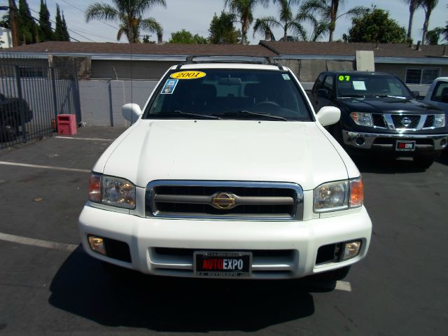 Nissan Pathfinder 2001 photo 4