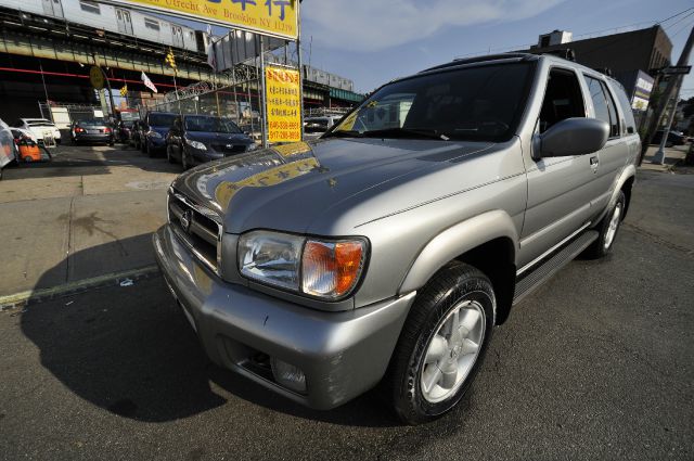 Nissan Pathfinder 2001 photo 2