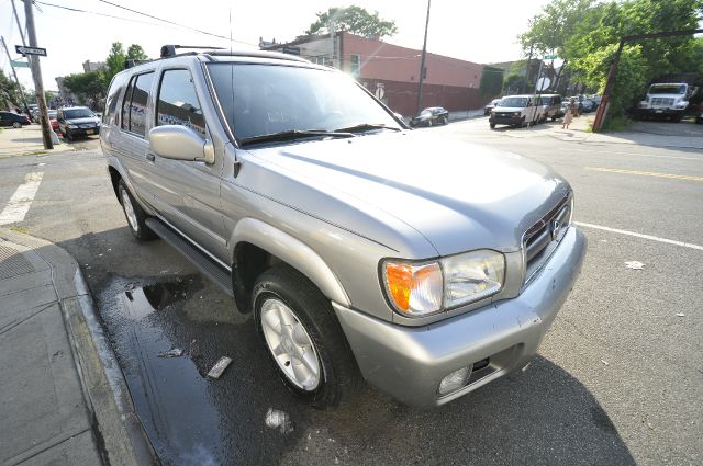 Nissan Pathfinder 2001 photo 3