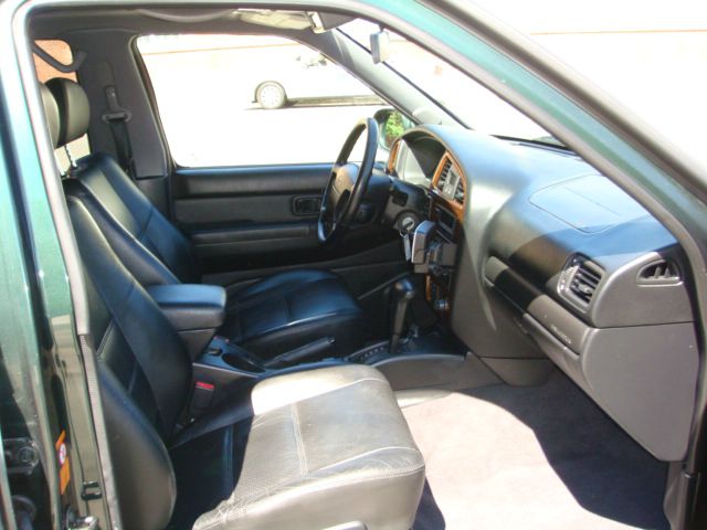 Nissan Pathfinder 2001 photo 1