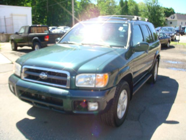 Nissan Pathfinder 2001 photo 4