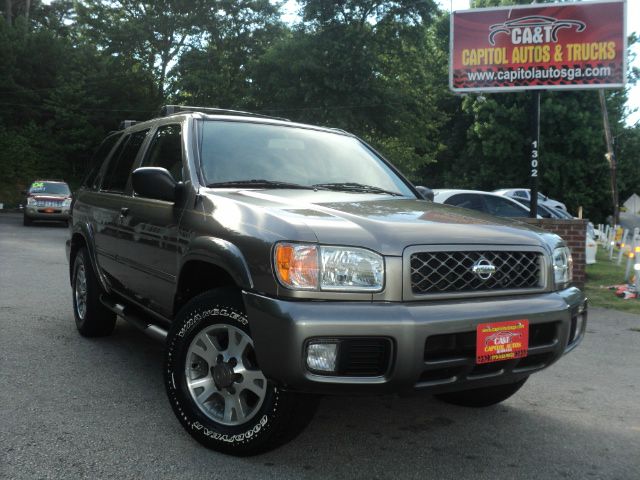 Nissan Pathfinder 2001 photo 1