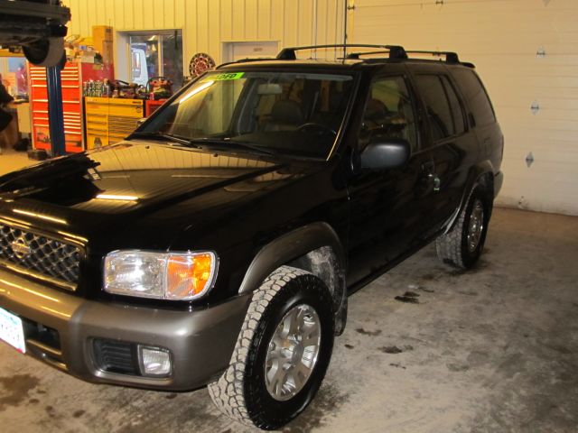 Nissan Pathfinder 2001 photo 2