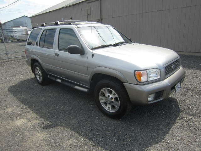 Nissan Pathfinder 2001 photo 4