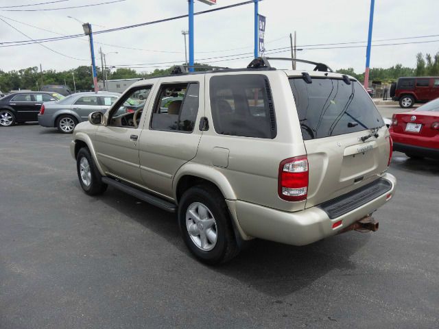 Nissan Pathfinder 2001 photo 4