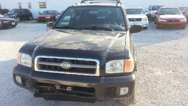 Nissan Pathfinder 2001 photo 1