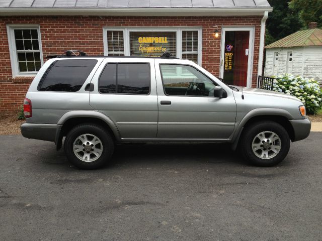 Nissan Pathfinder 2001 photo 2