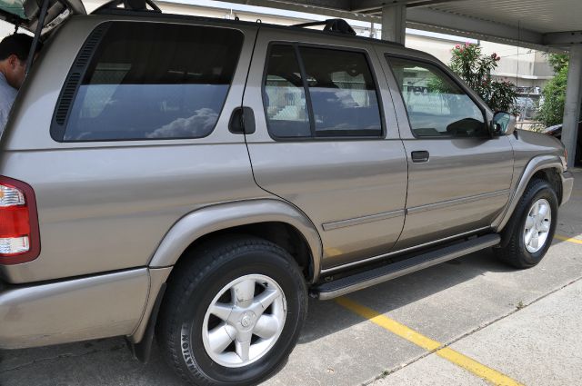 Nissan Pathfinder 2001 photo 3