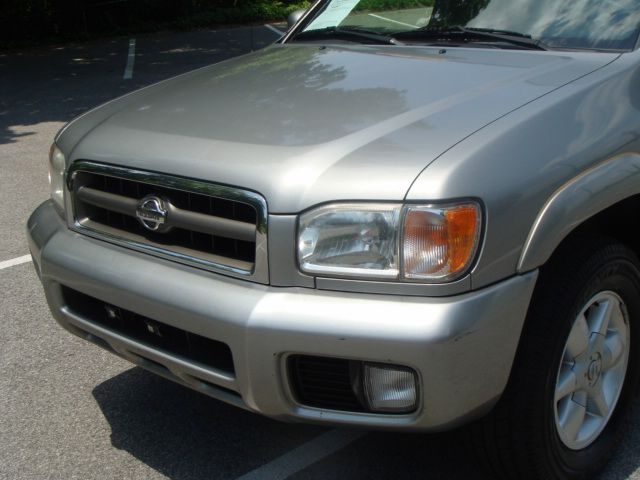 Nissan Pathfinder 2001 photo 2