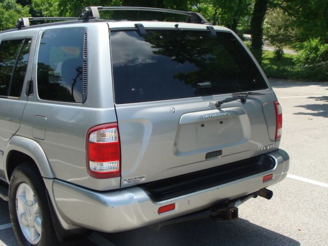 Nissan Pathfinder 2001 photo 46