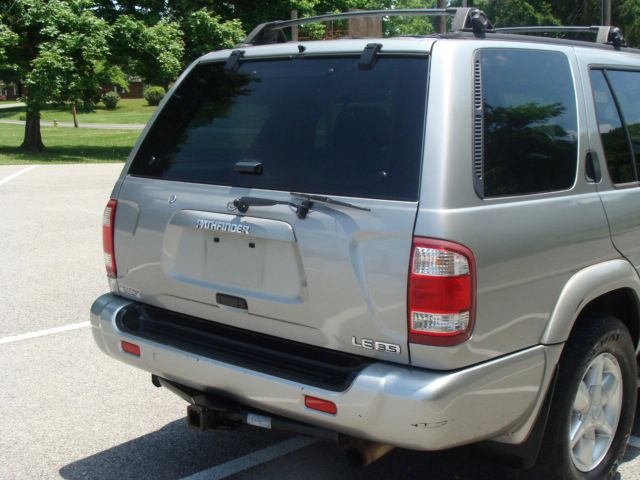 Nissan Pathfinder 2001 photo 47