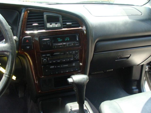 Nissan Pathfinder 2001 photo 7