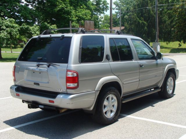 Nissan Pathfinder 2001 photo 9