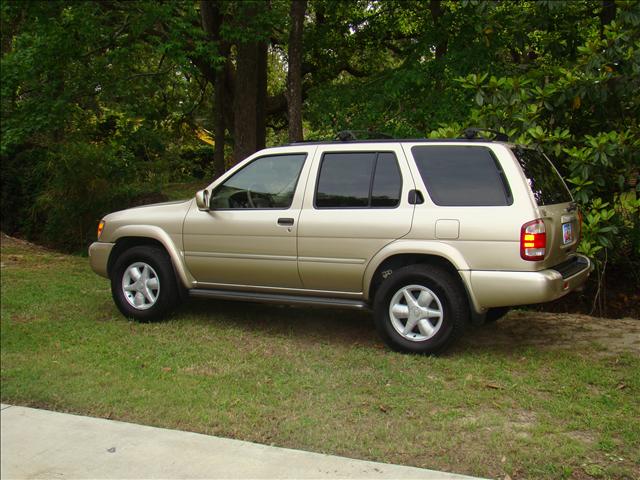 Nissan Pathfinder Legacy Sport Utility