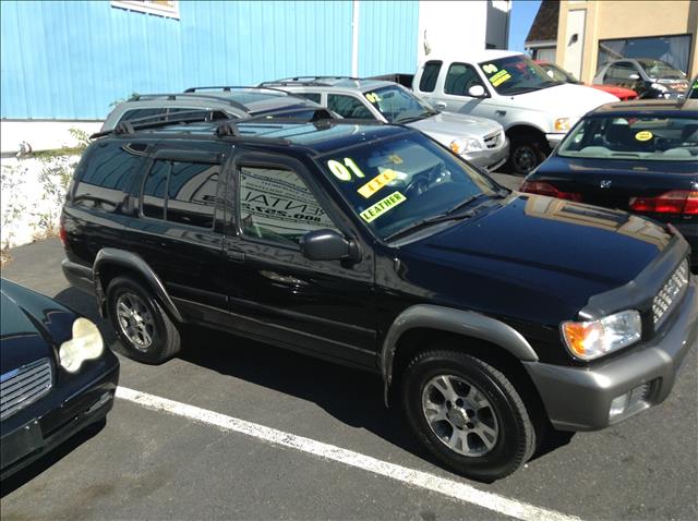 Nissan Pathfinder 2001 photo 2