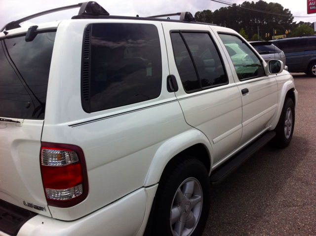 Nissan Pathfinder 2001 photo 4