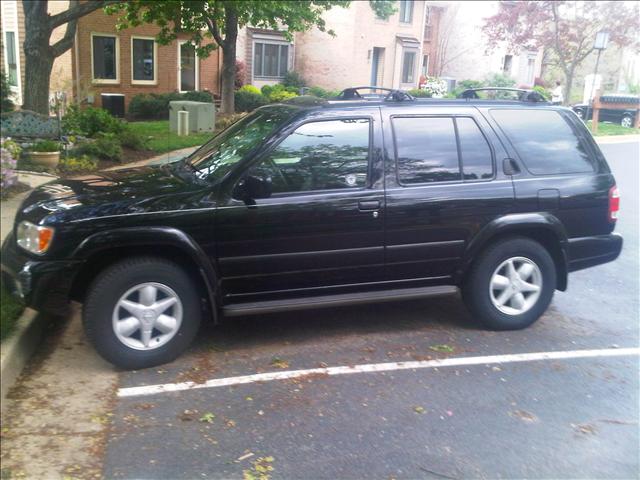 Nissan Pathfinder 2001 photo 1