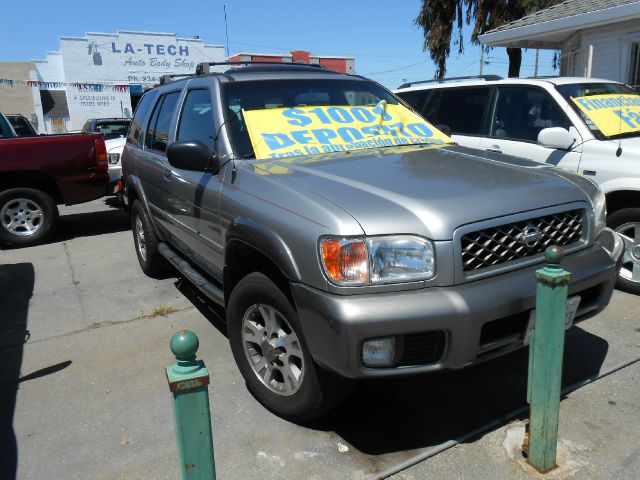 Nissan Pathfinder 2001 photo 1