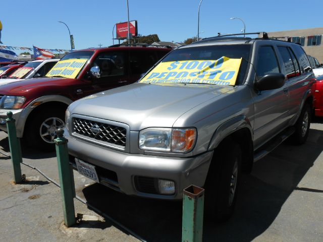 Nissan Pathfinder 2001 photo 2