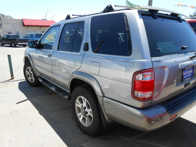 Nissan Pathfinder 2001 photo 4